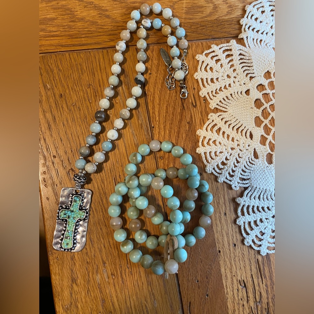 Plunder Aqua Beaded Necklace with Silver Cross Pendant & bracelet set.